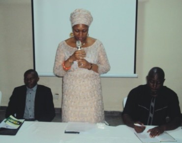 Special Adviser to Edo State Governor on Oil and Gas Matter, Princess (Mrs.) Ikuoyemwen Erediauwa Aimiuwu (middle) delivering her speech during a 2-day workshop organised by ANEEJ in Benin City. The Senior Special Adviser to Edo State Governor on Civil Society Comrade Efosa Kayode-Iyasere (left) and ANEEJ Programme Officer, Mr. Innocent Edemhauria (right) looks on. Photo: richard eweka